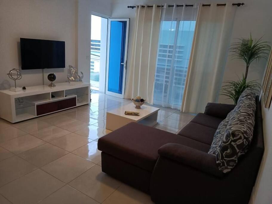 New, Modern, And Cozy 3 Bedroom Apartment. Санта-Мария Экстерьер фото